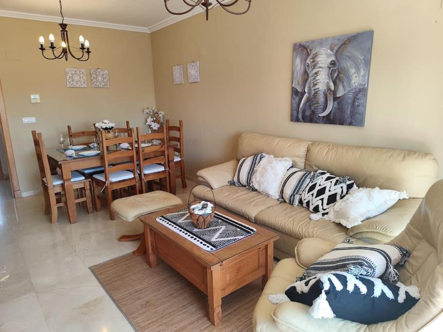 Penthouse Paradiso: 2Br Oasis In Casares Del Sol Extérieur photo